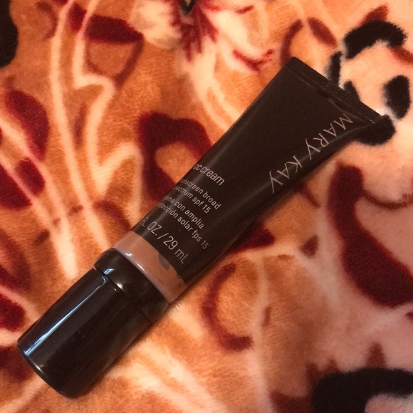 MARY KAY CC CREAM